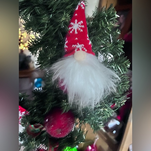 Homemade Custom Holiday Gnome Wreath (can add lights) - Picture 5 of 8
